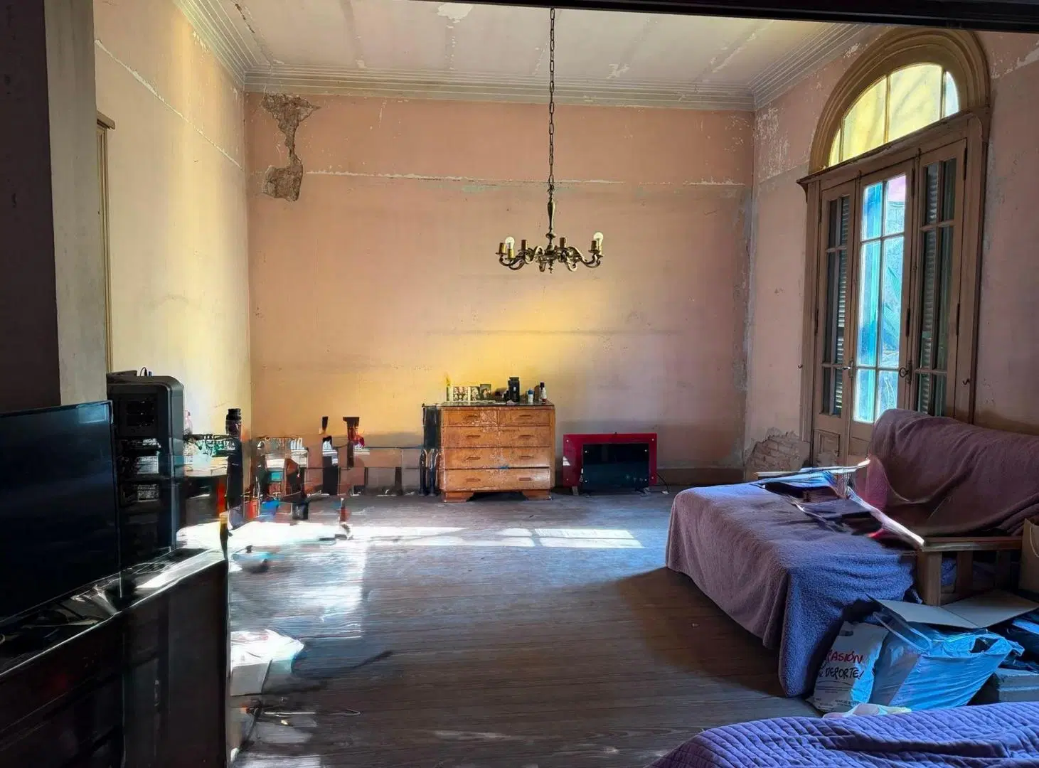 Venta importante Casa a Reciclar Elcano 4900 CABA 2