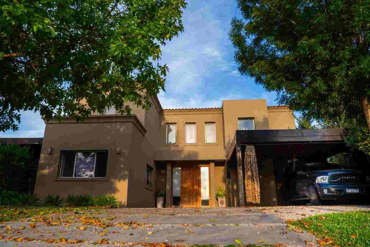 CASA EN VENTA SAN SEBASTIAN