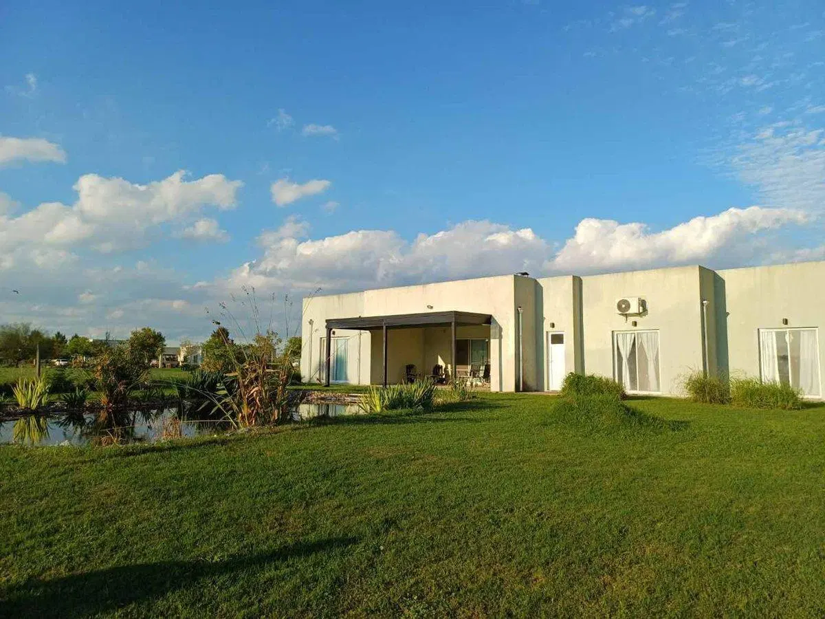 VENTA CASA 4 AMB LAGUNA A9 B° SAN SEBASTIÁN PILAR 2
