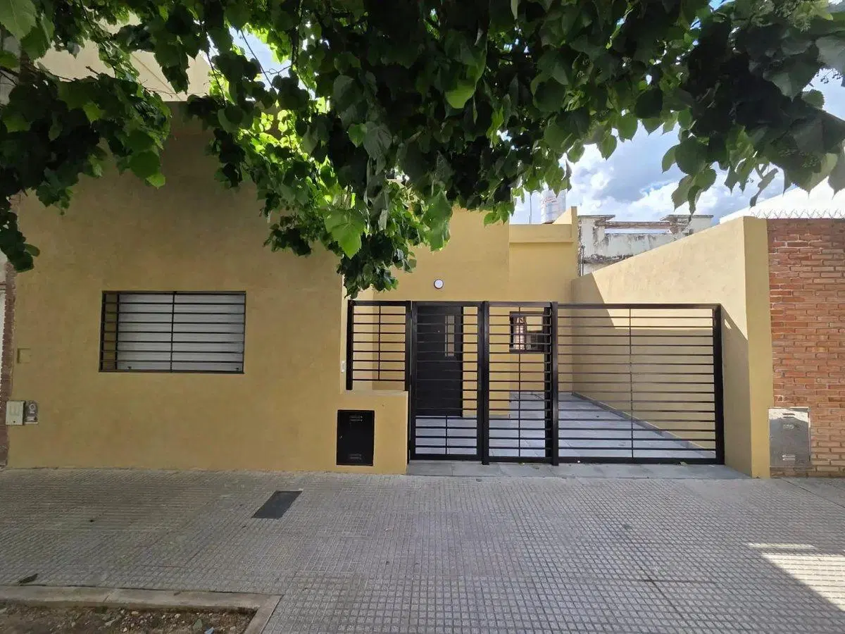 VENTA CASA 3 AMBIENTES  A ESTRRENAR AGRONOMIA 2
