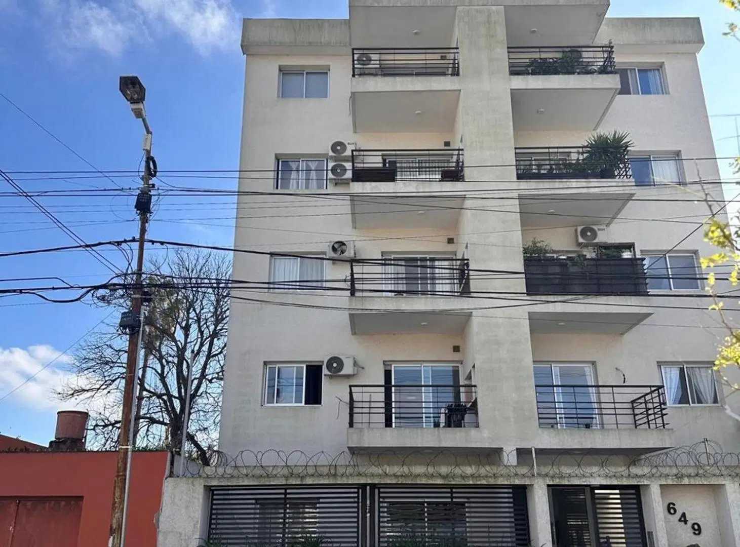 VENTA DEPTO 2 AMB. CON BALCON Y PARRILLA ZARATE 2