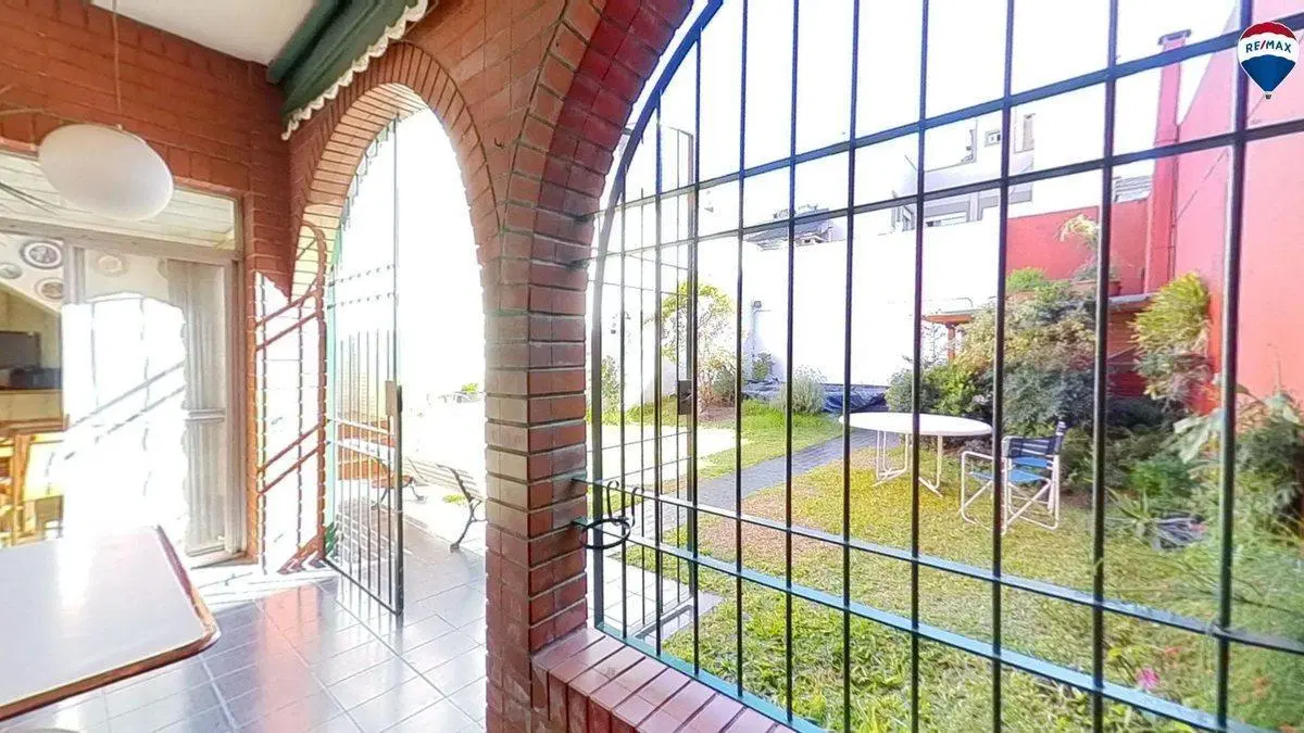 VENTA CASA JARDIN PILETA COCHERA LINIERS 8