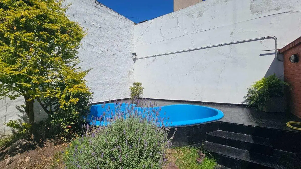 VENTA CASA JARDIN PILETA COCHERA LINIERS 2