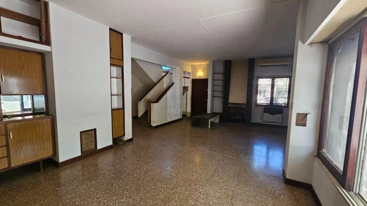 Venta Casa Patio Terraza Cochera en Liniers 2