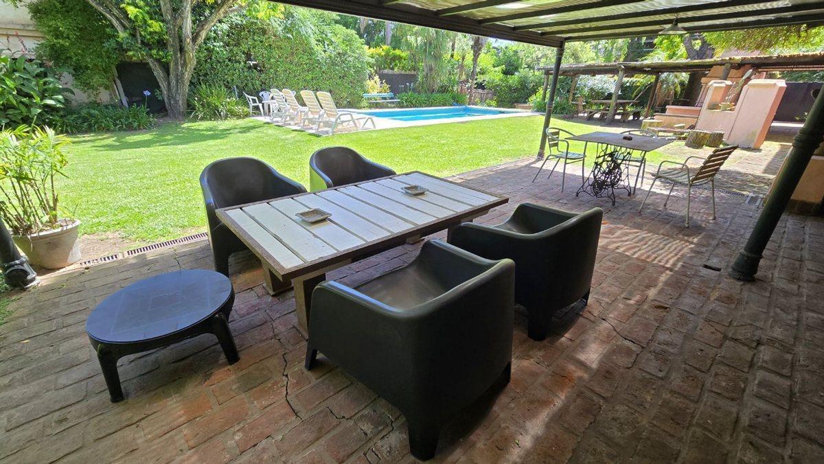 CASA en VENTA en LA HORQUETA, 9 AMBIENTES JARDIN