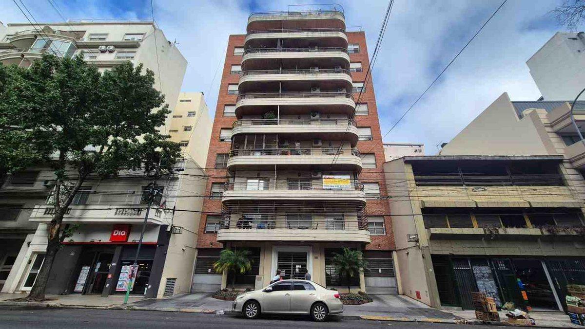 VENTA DE DEPARTAMENTO EN FLORES