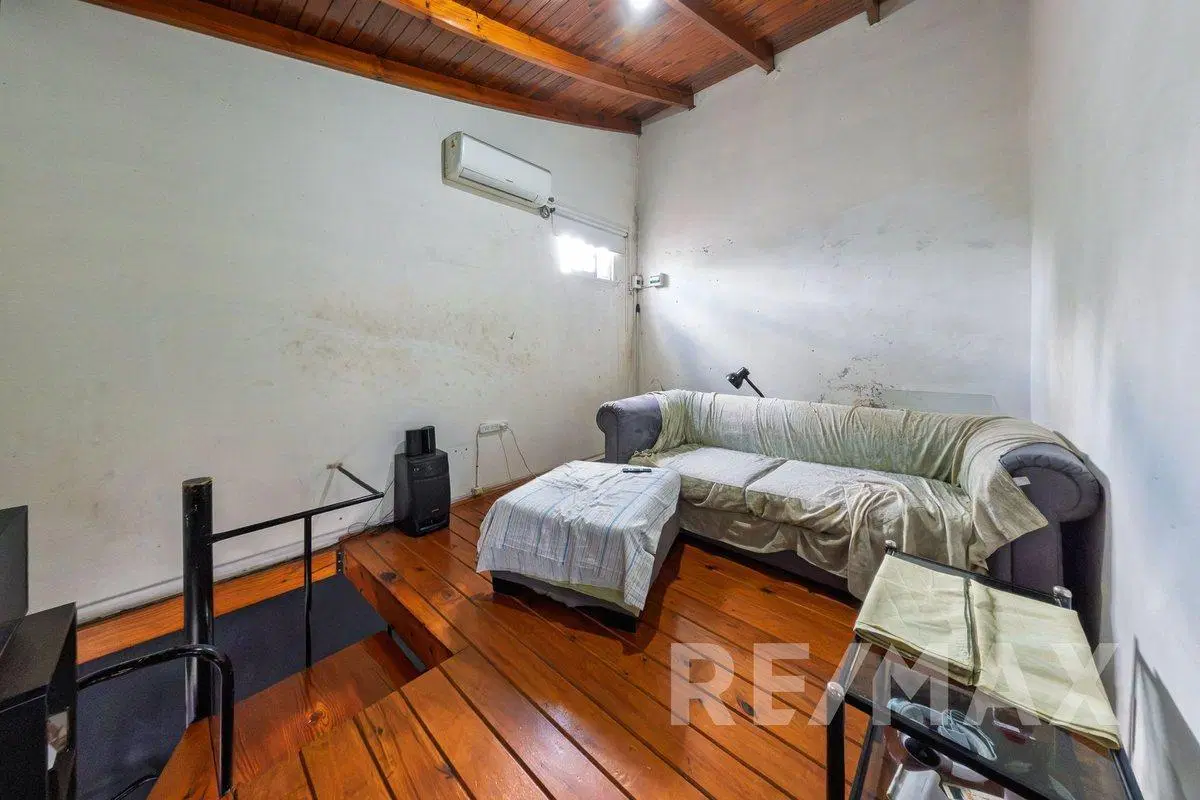 Casa + Depto + Galpón en Lote 302 m2 en Mataderos 5