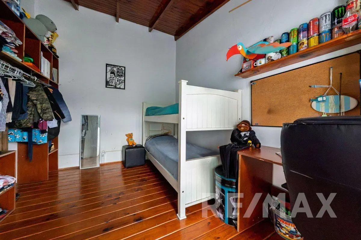 Casa + Depto + Galpón en Lote 302 m2 en Mataderos 4