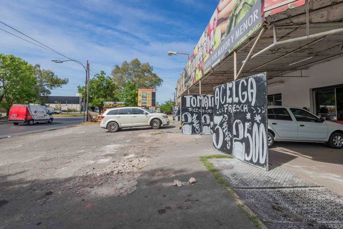 OPORTUNIDAD! VENTA  GRAN LOCAL, GALPON Y VIVIENDA 3