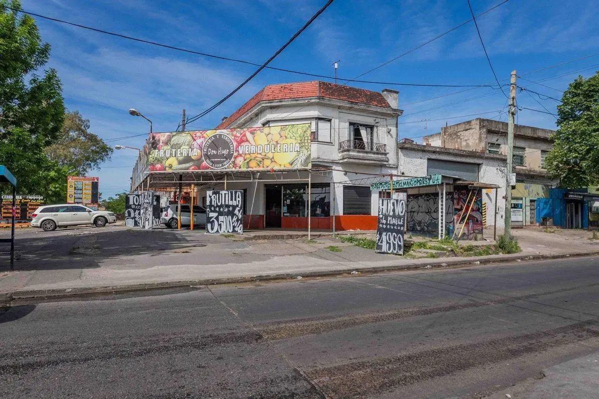 OPORTUNIDAD! VENTA  GRAN LOCAL, GALPON Y VIVIENDA 4