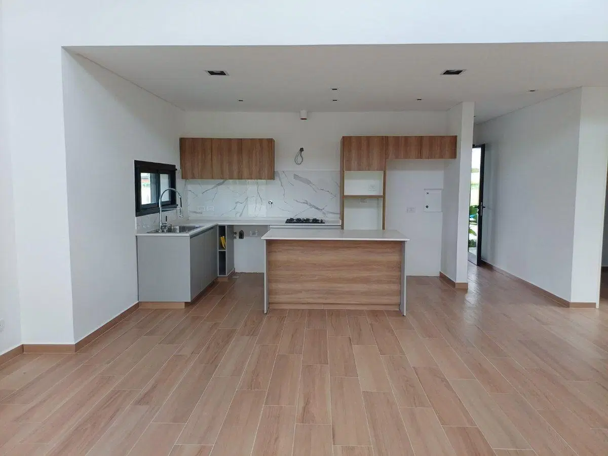 Venta Casa 4 Amb pileta Santa Lucia Pilar del Este 2
