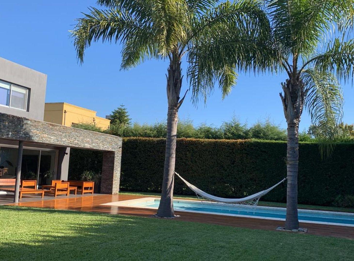 Imponente Residencia Premium –La Campiña Pilar-