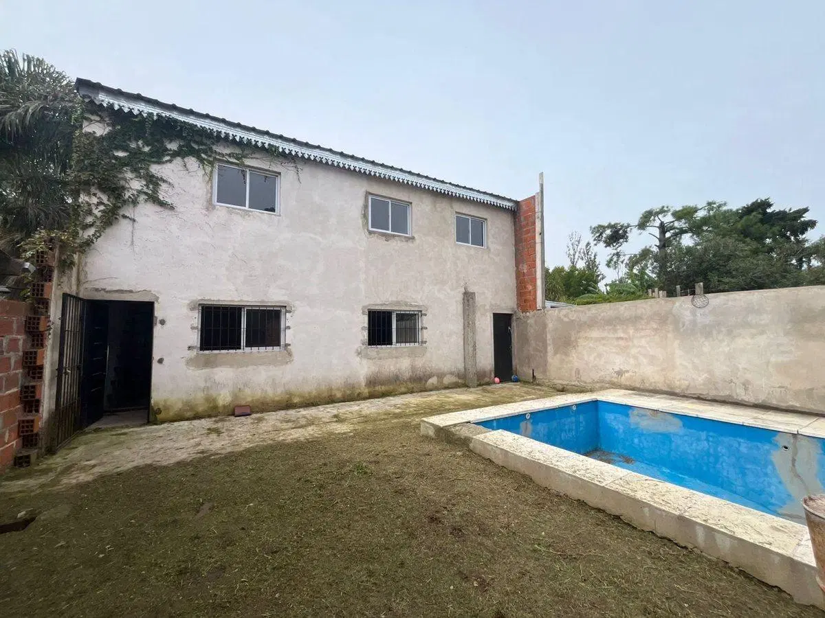 Venta casa a terminar mas otra en construcc Pilar 2