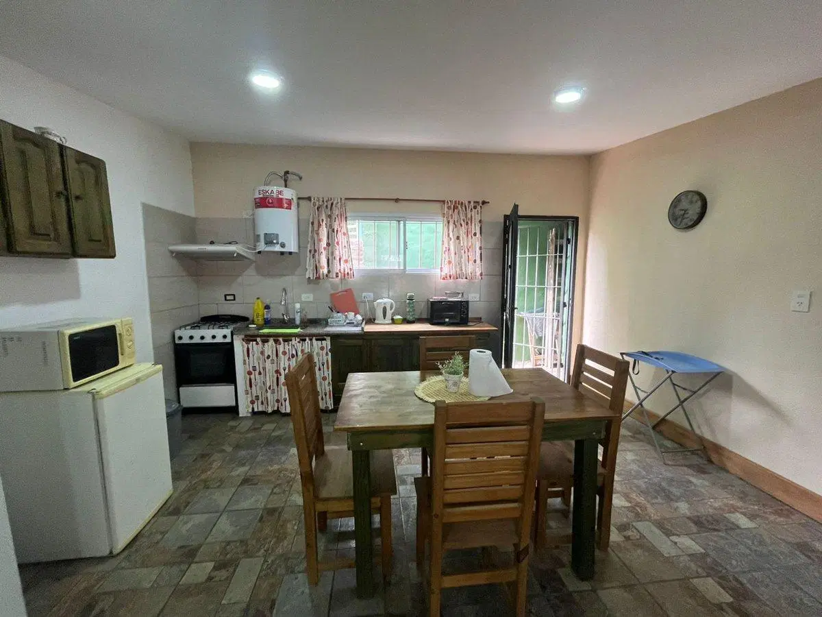 Venta casa 3 amb con pileta Manuel Alberti 4