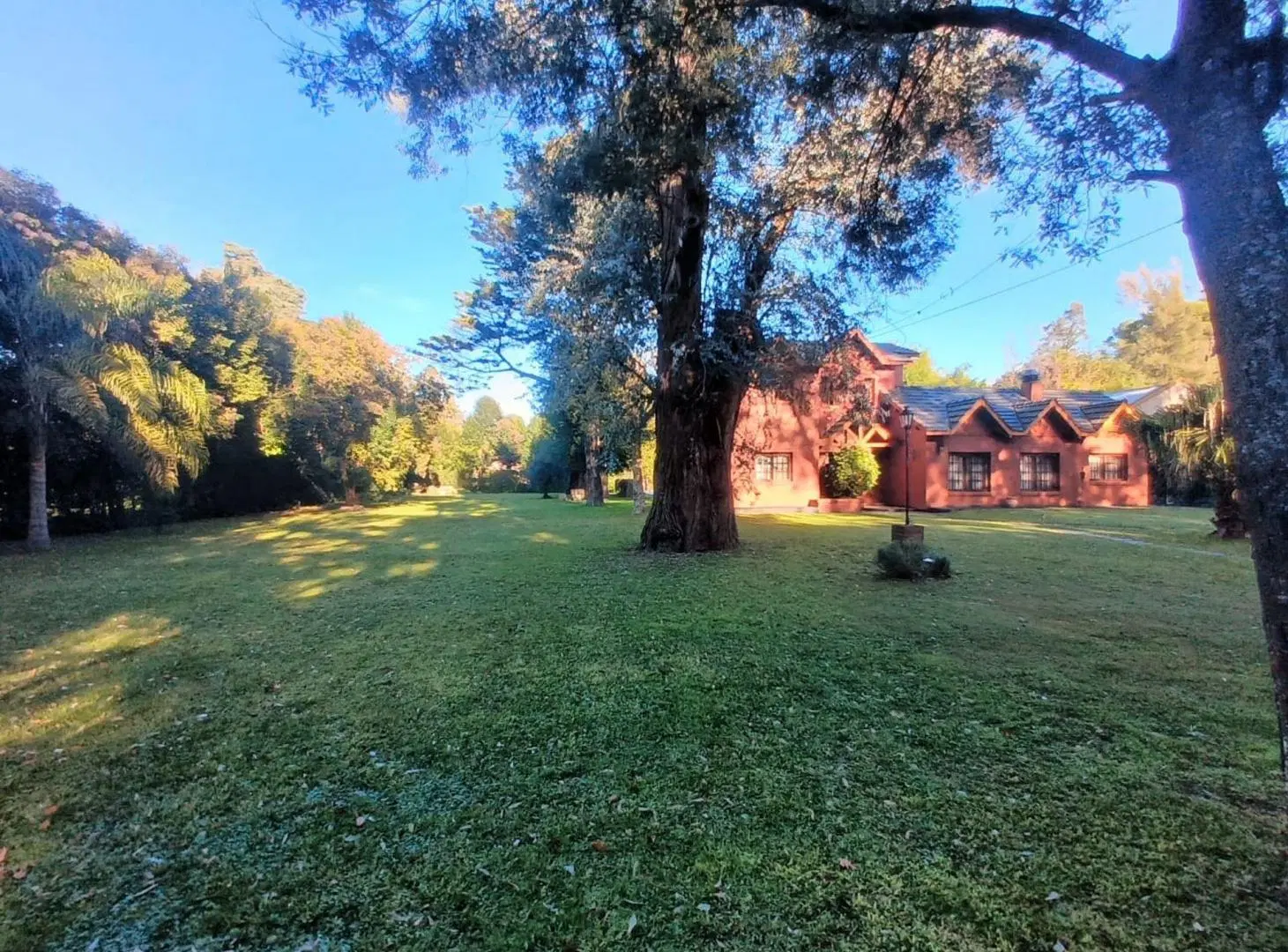 Excelente propiedad sobre lote de 2800 2
