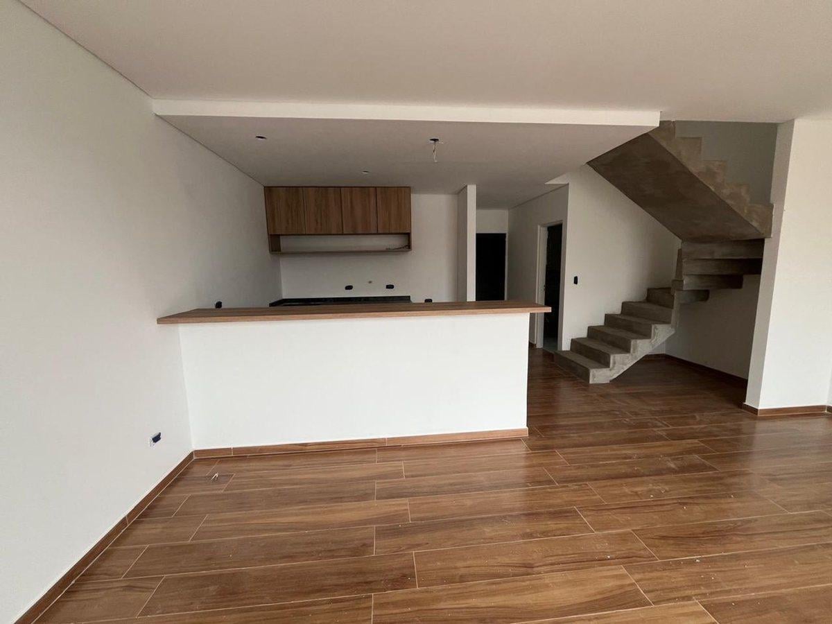 Venta casa/dúplex 5 ambientes en Spring Park Pilar