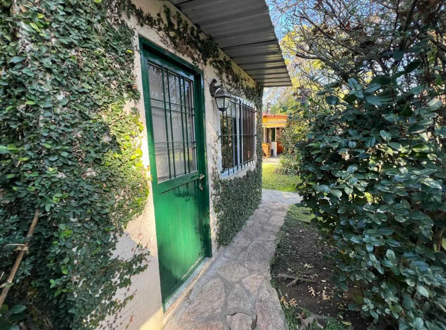 Casa en VENTA 12 Amb. 420m2 -3000m2  Malvinas Arg. 4