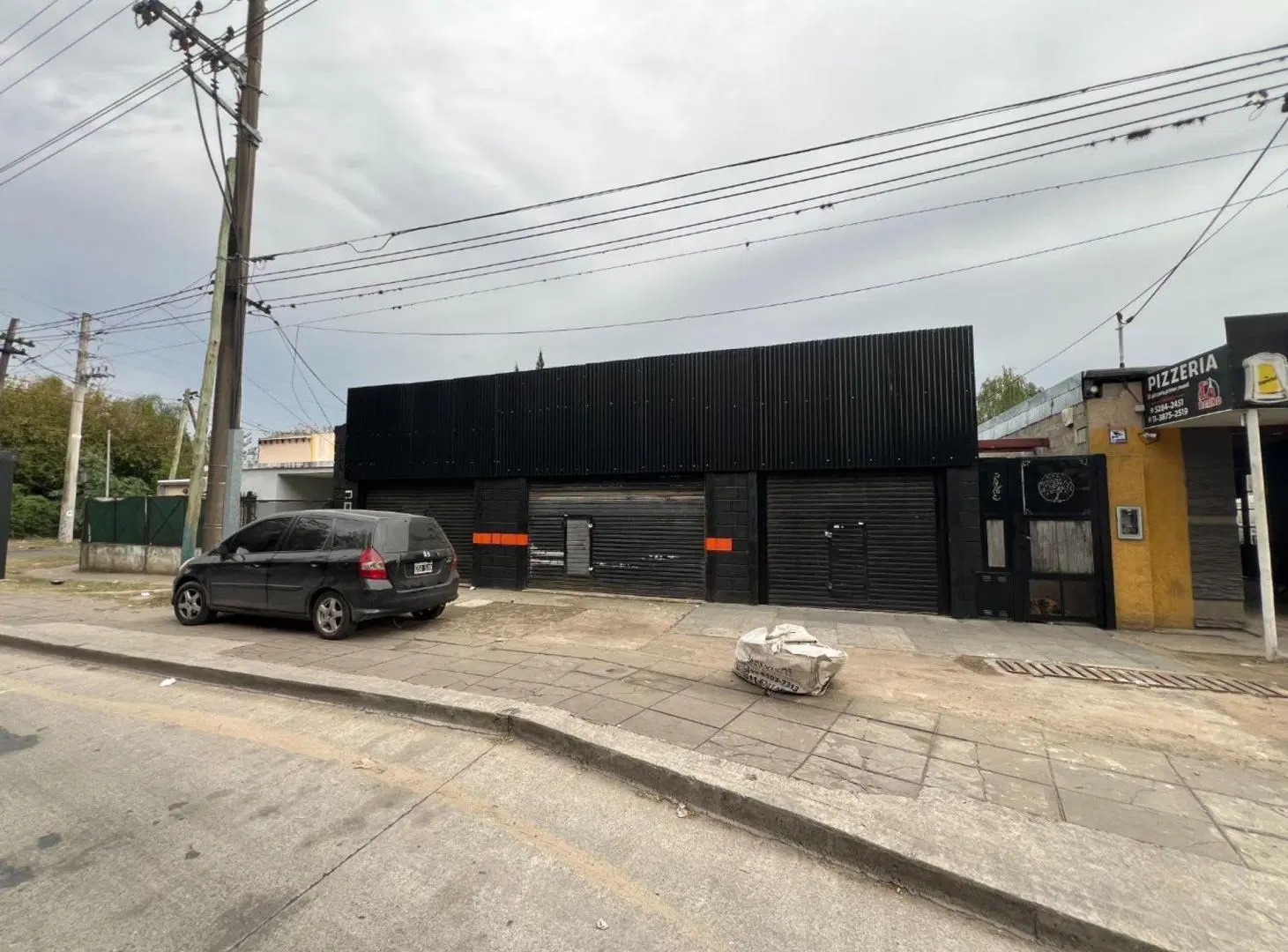 4 locales + vivienda sobre 648 m² de lote 2