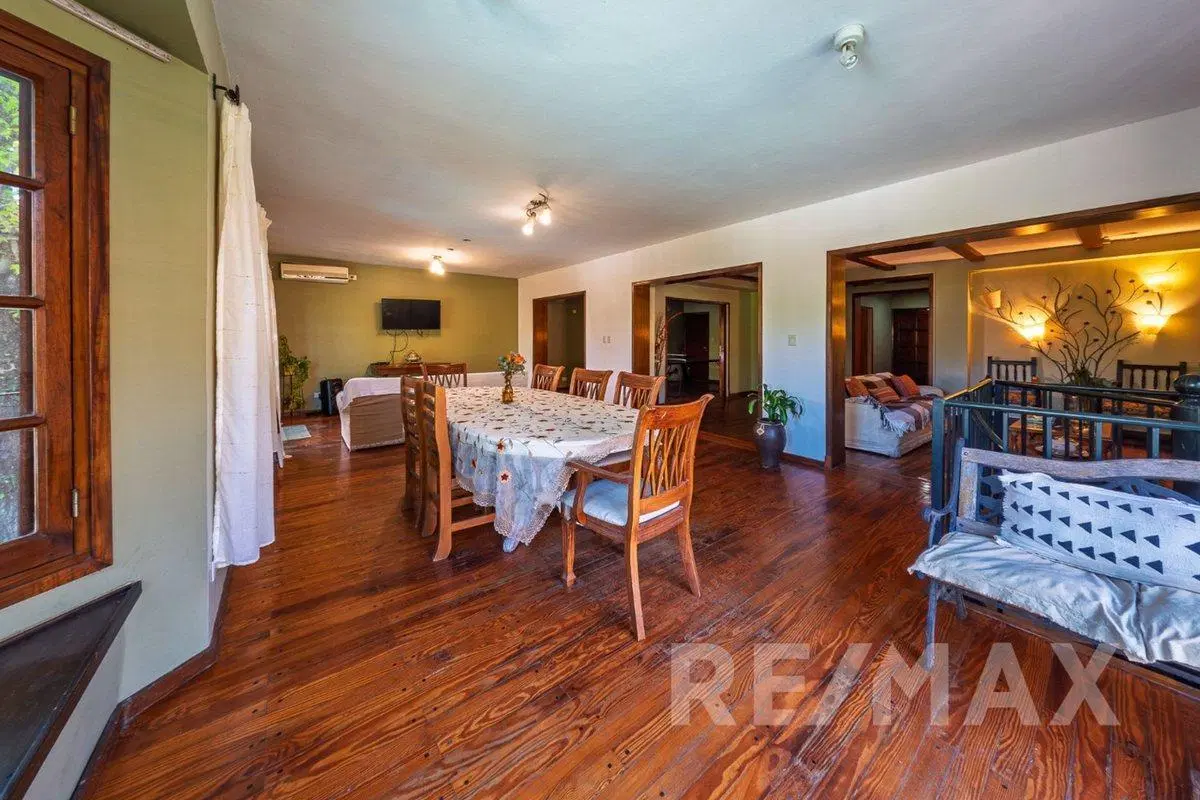 Casa 5 amb en venta  San Isidro c/ jardín y pileta 3