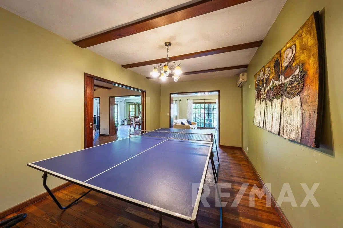 Casa 5 amb en venta  San Isidro c/ jardín y pileta 5