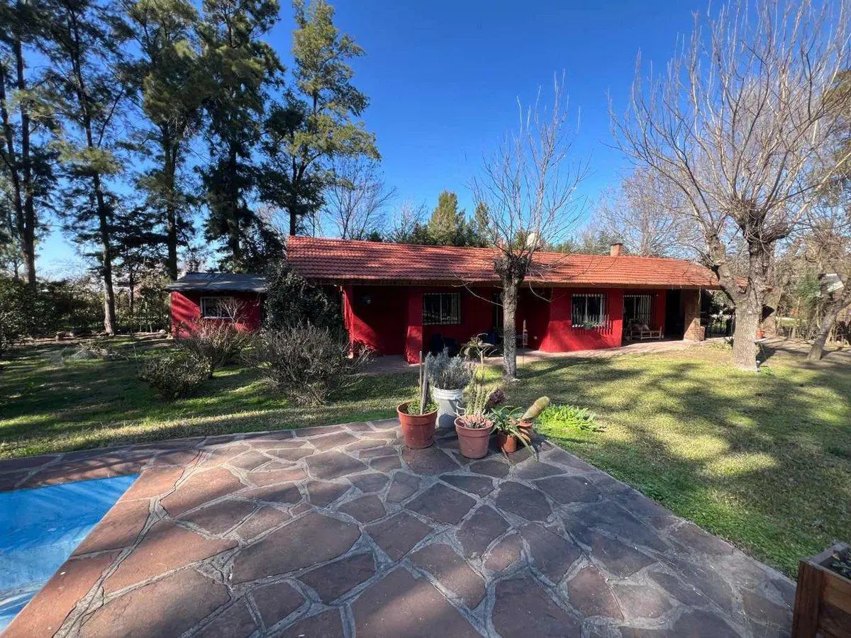 Venta casa 4amb Terreno 3000m2 Exalt. de la Cruz 4