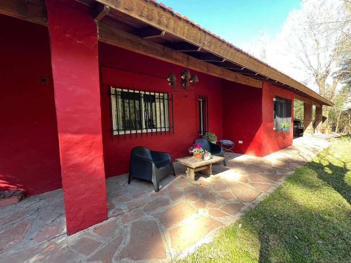 Venta casa 4amb Terreno 3000m2 Exalt. de la Cruz 2