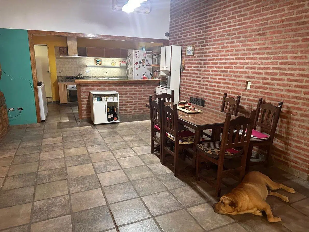 VENTA CASA 4 AMBIENTES C/ DEP. Y PARQUE LOMA VERDE 5