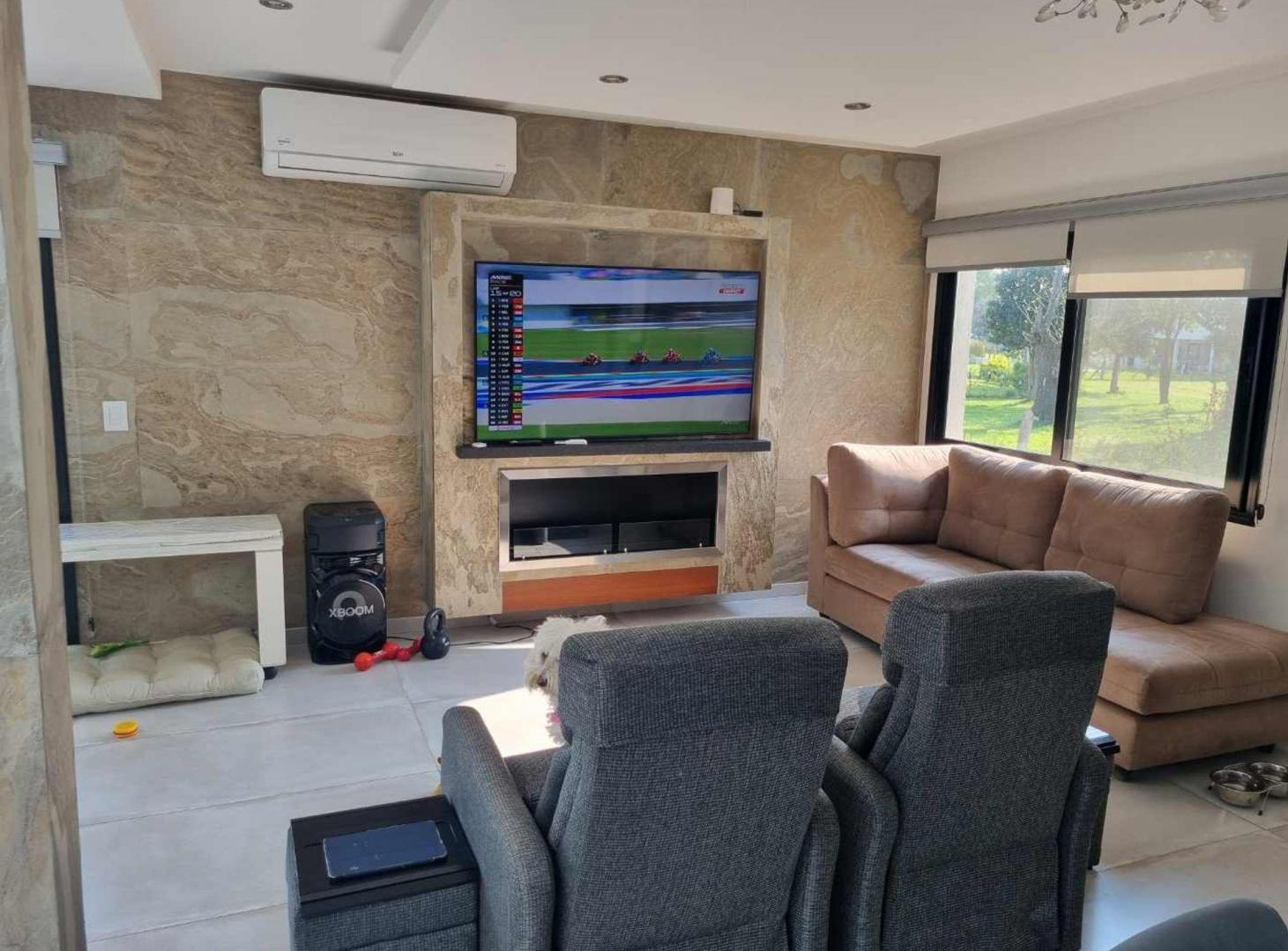 Foto de Venta Casa 5 amb Santa Lucia Pilar del Este, imagen 3