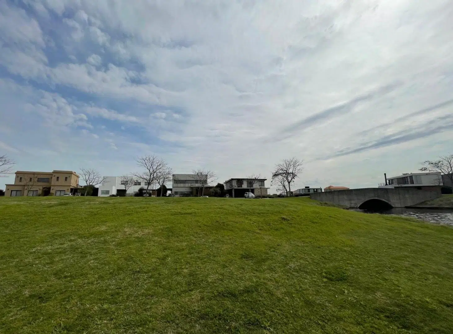 VENTA.LOTE, AL AGUA  . BARRIO VISTAS . PUERTOS . 5
