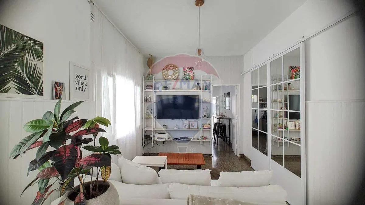 VENTA - CASA 5 AMB + LOCAL / COCHERA - CAMPANA 5