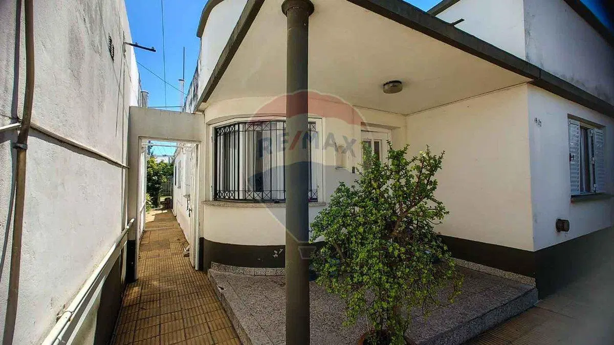 VENTA - CASA 5 AMB + LOCAL / COCHERA - CAMPANA 4