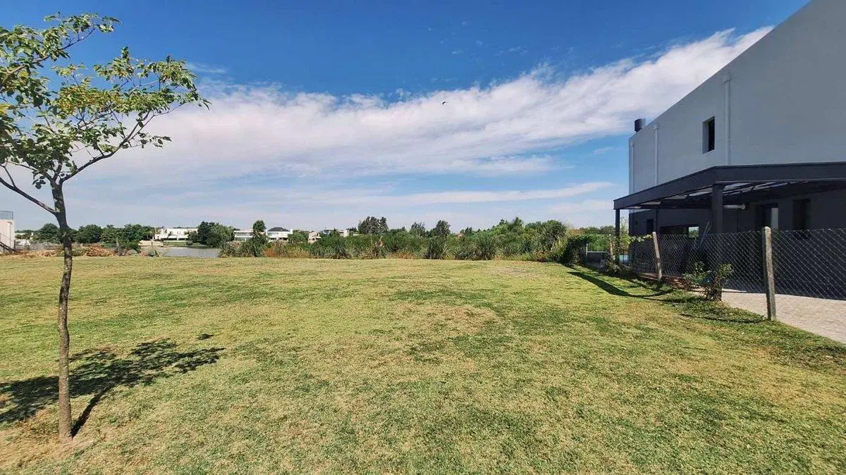 Venta LOTE AL RIO AMARRA PROPIA B°Náutico EL CANAL 3