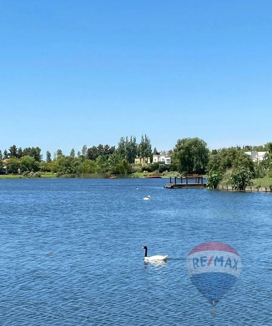 Venta Casa a la laguna Barrio Santa Catalina Tigre 4