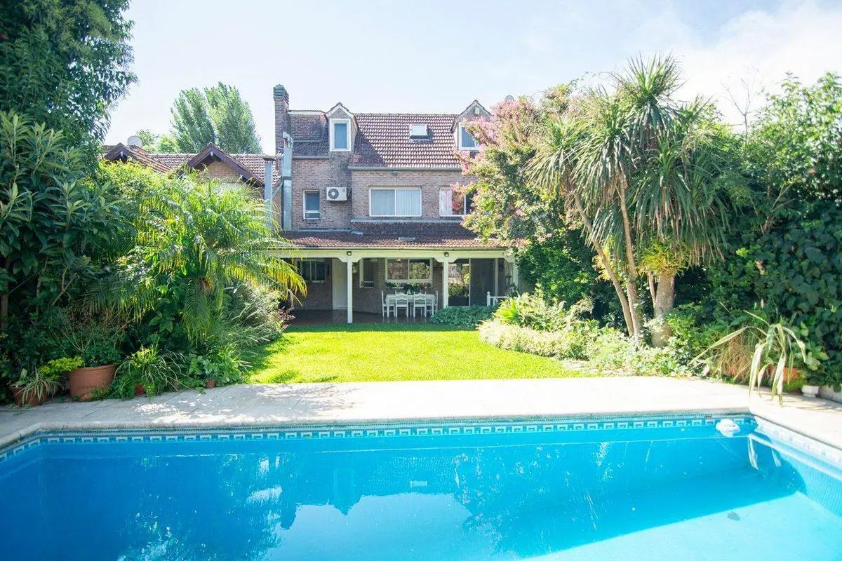 CASA EN VENTA BARRIO LA MERCED 3
