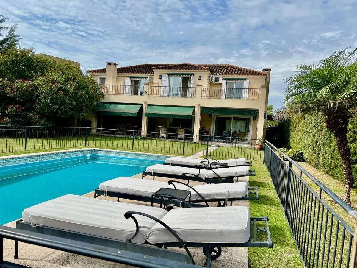 Venta Casa a la Laguna Santa Catalina, Villanueva 3