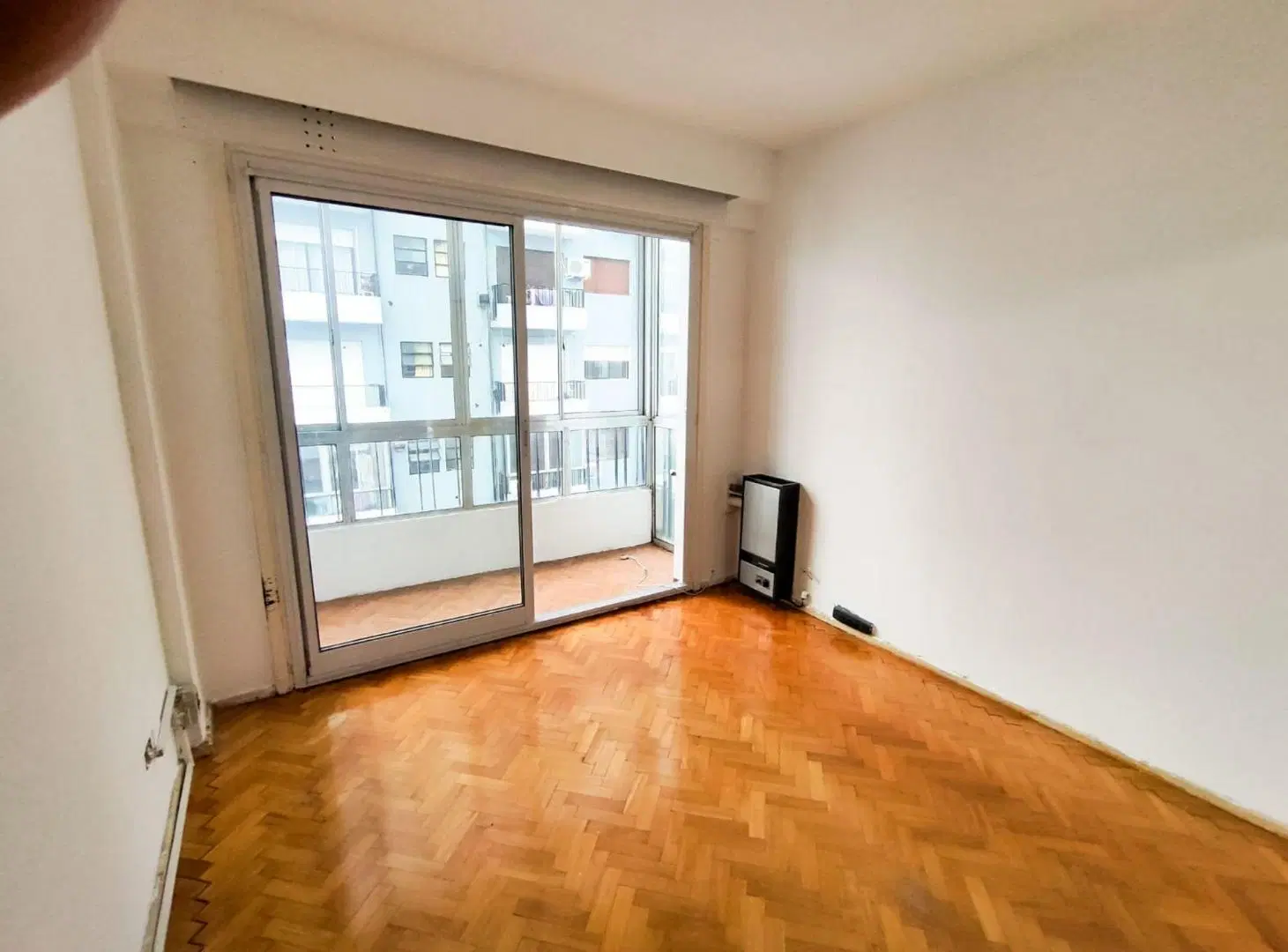VENTA DEPARTAMENTO 2 AMB AV MAIPU  VICENTE LOPEZ 4