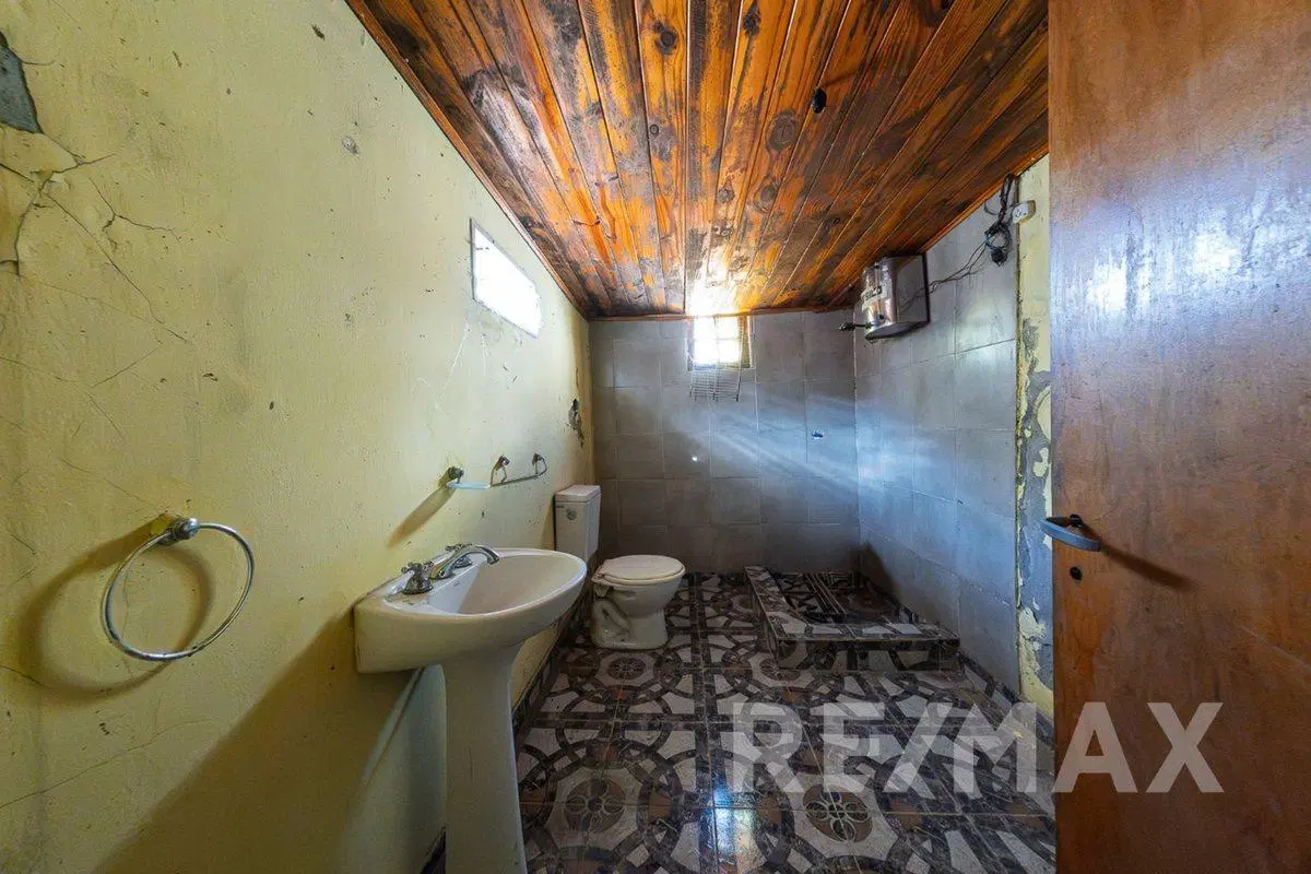 Venta Casa 3 Amb + Monoambiente Lote propio 324 m2 4
