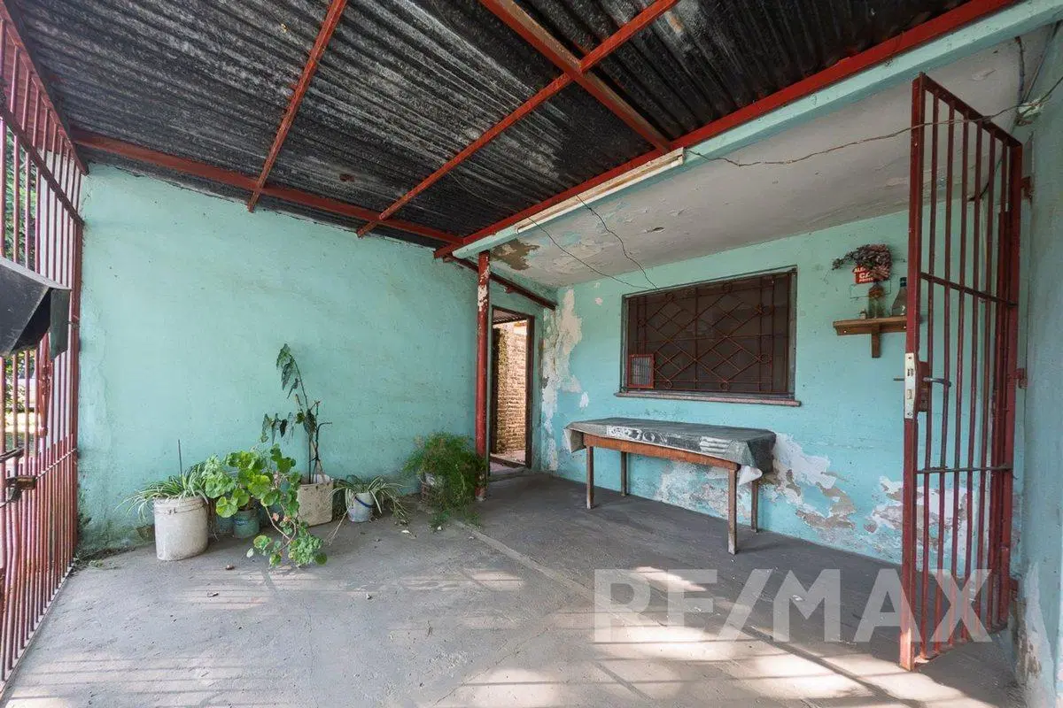 Venta Casa 3 Amb + Monoambiente Lote propio 324 m2 8