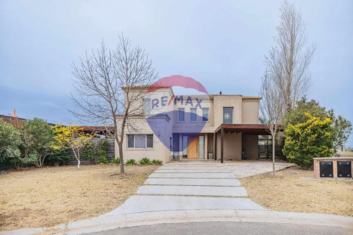 CASA EN VENTA SAN SEBASTIAN 8