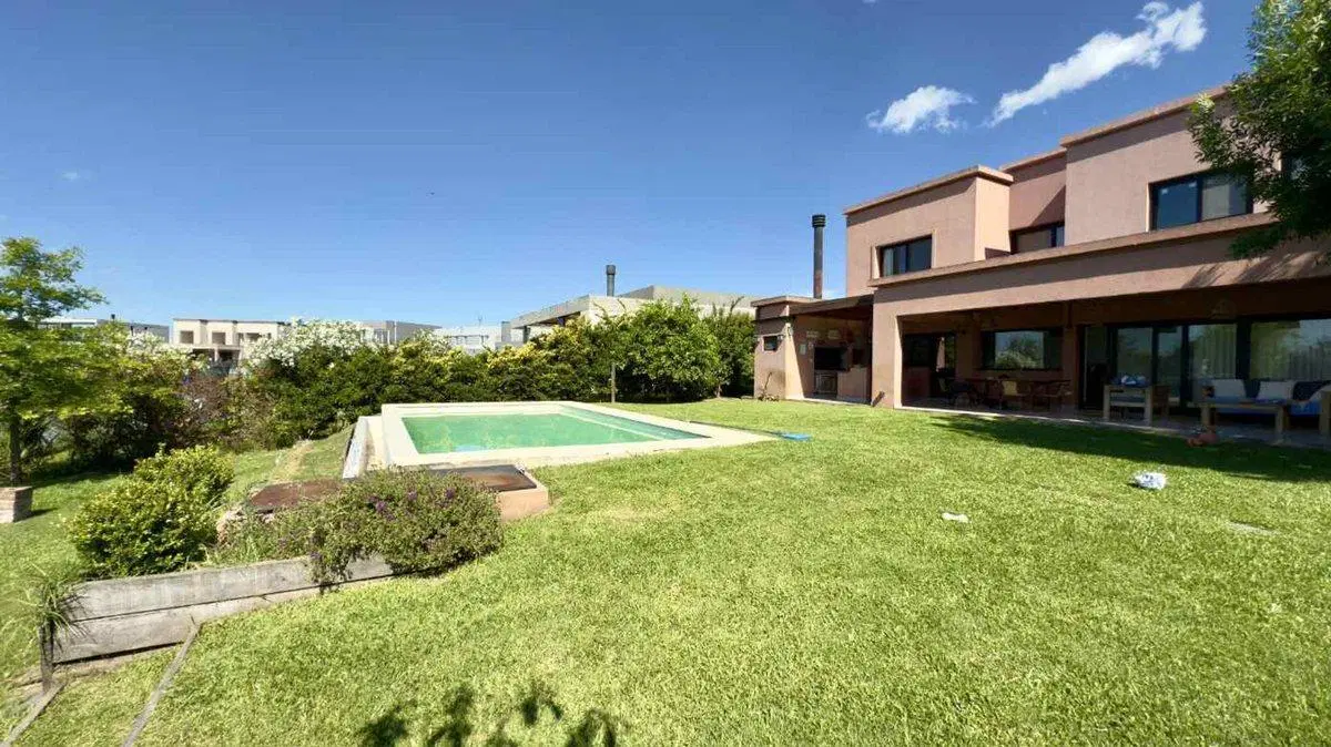 VENTA CASA 7 AMB CANTON NORTE A LA LAGUNA 3