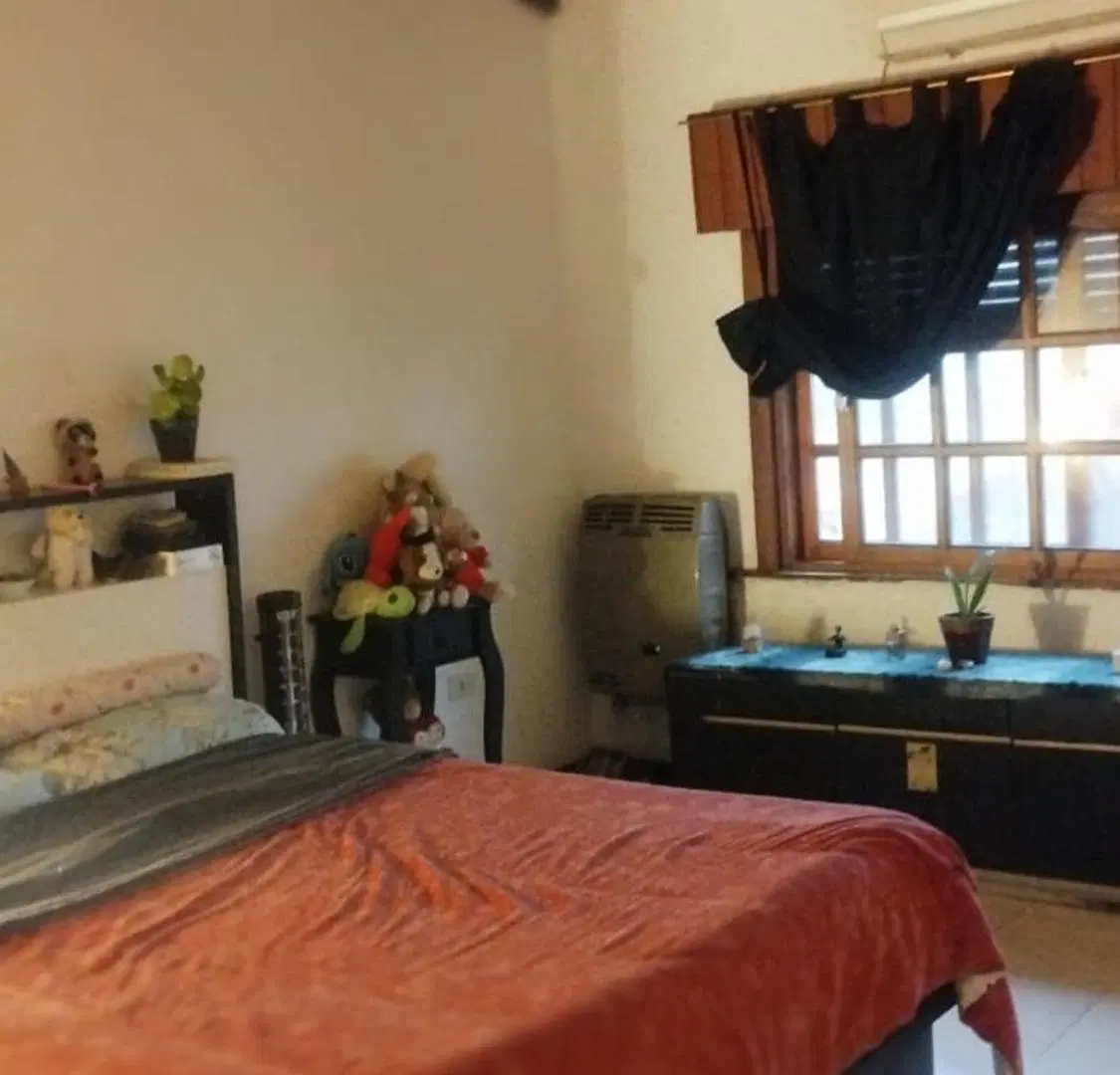 Casa Venta 4 amb. c/ jardín y cochera. 8