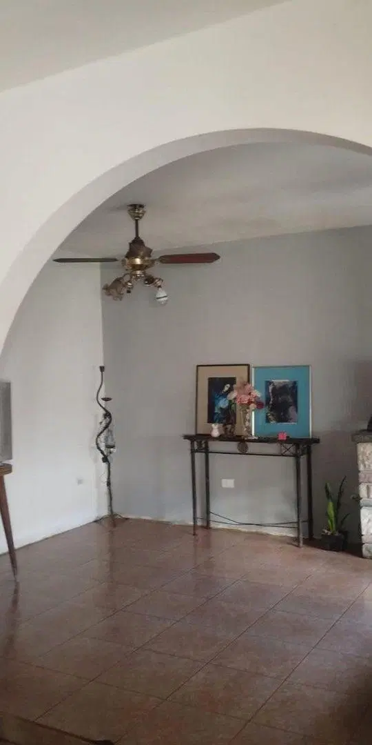 Casa Venta 4 amb. c/ jardín y cochera. 2