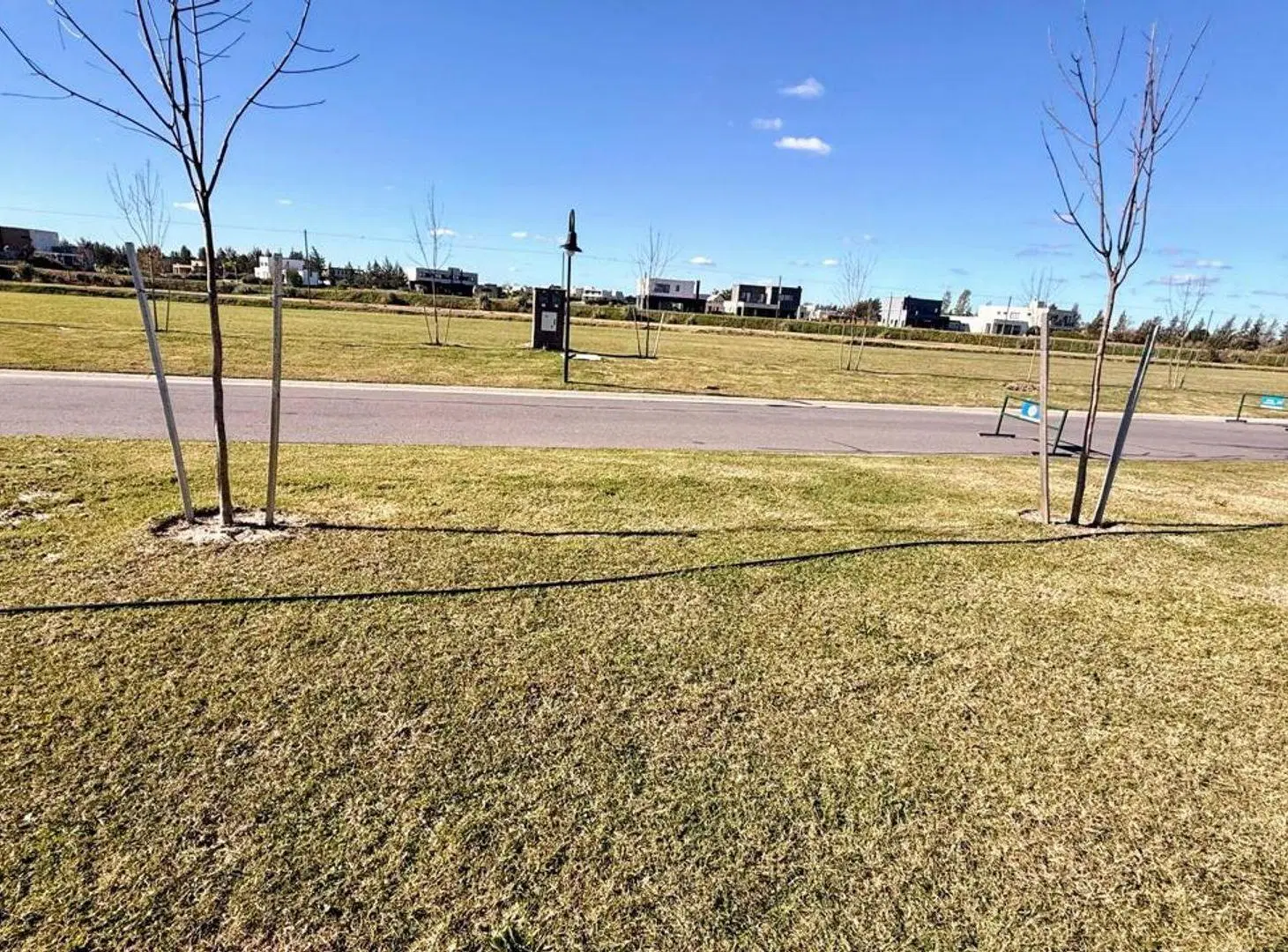 VENTA DE LOTE EN B. EL NAUDIR CON SALIDA AL RIO 8