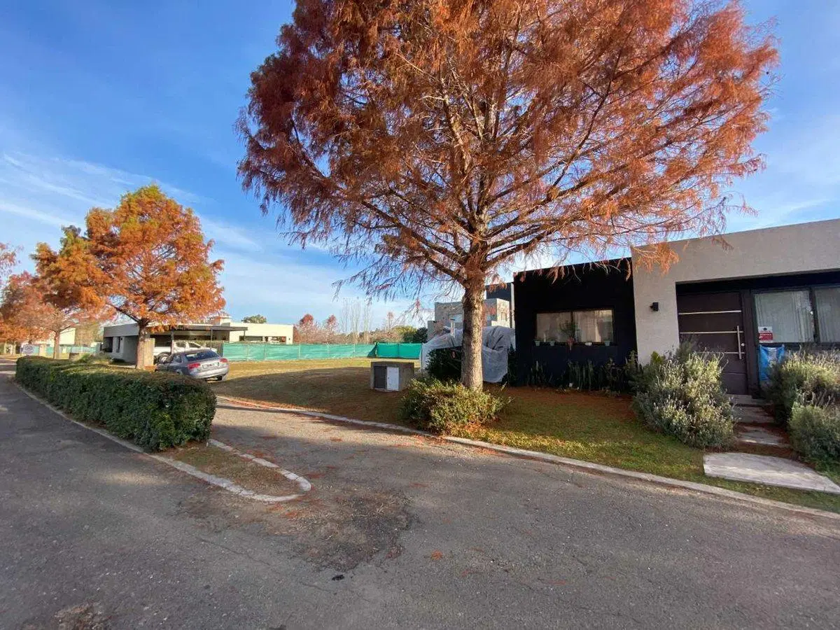 VENTA LOTE CENTRAL B PRIV BRUJAS PILAR ESCRITURADO 8