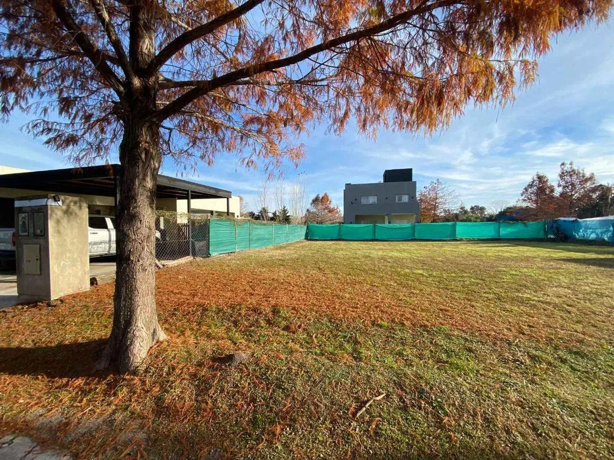 VENTA LOTE CENTRAL B PRIV BRUJAS PILAR ESCRITURADO 5