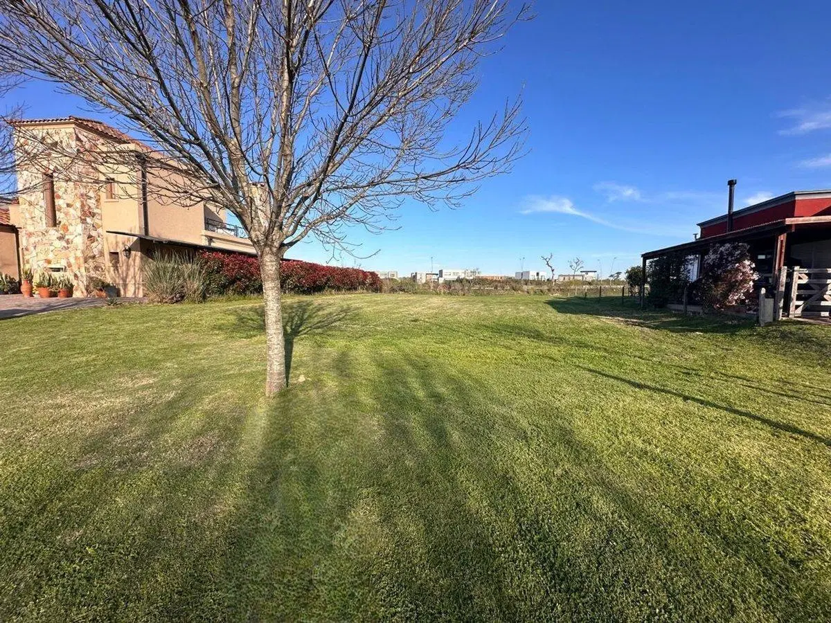 VENTA DE LOTE EN BARRIO MUELLES, PUERTOS DEL LAGO 3