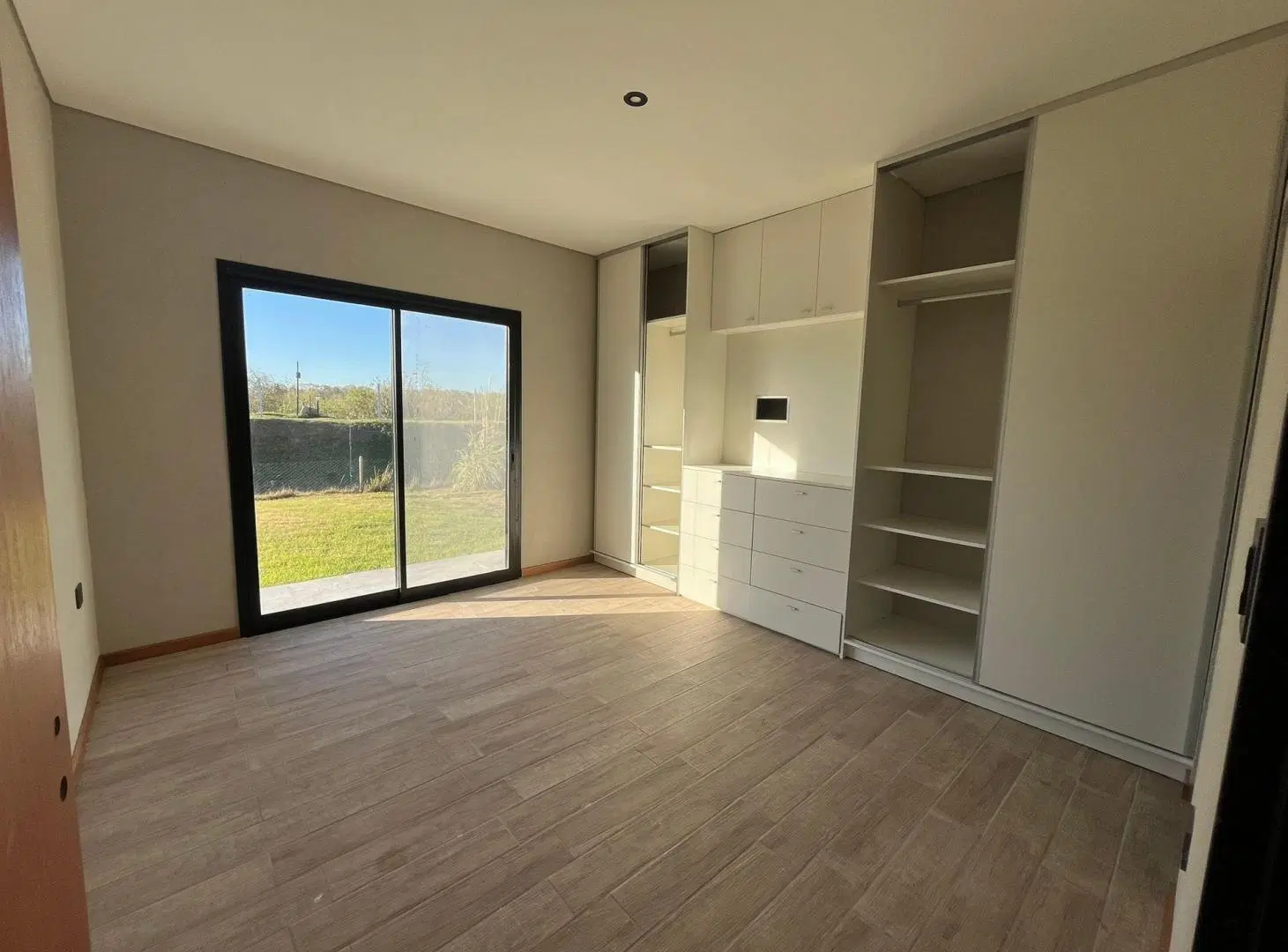 Venta Casa a estrenar 4 amb. Orientacion Norte 3
