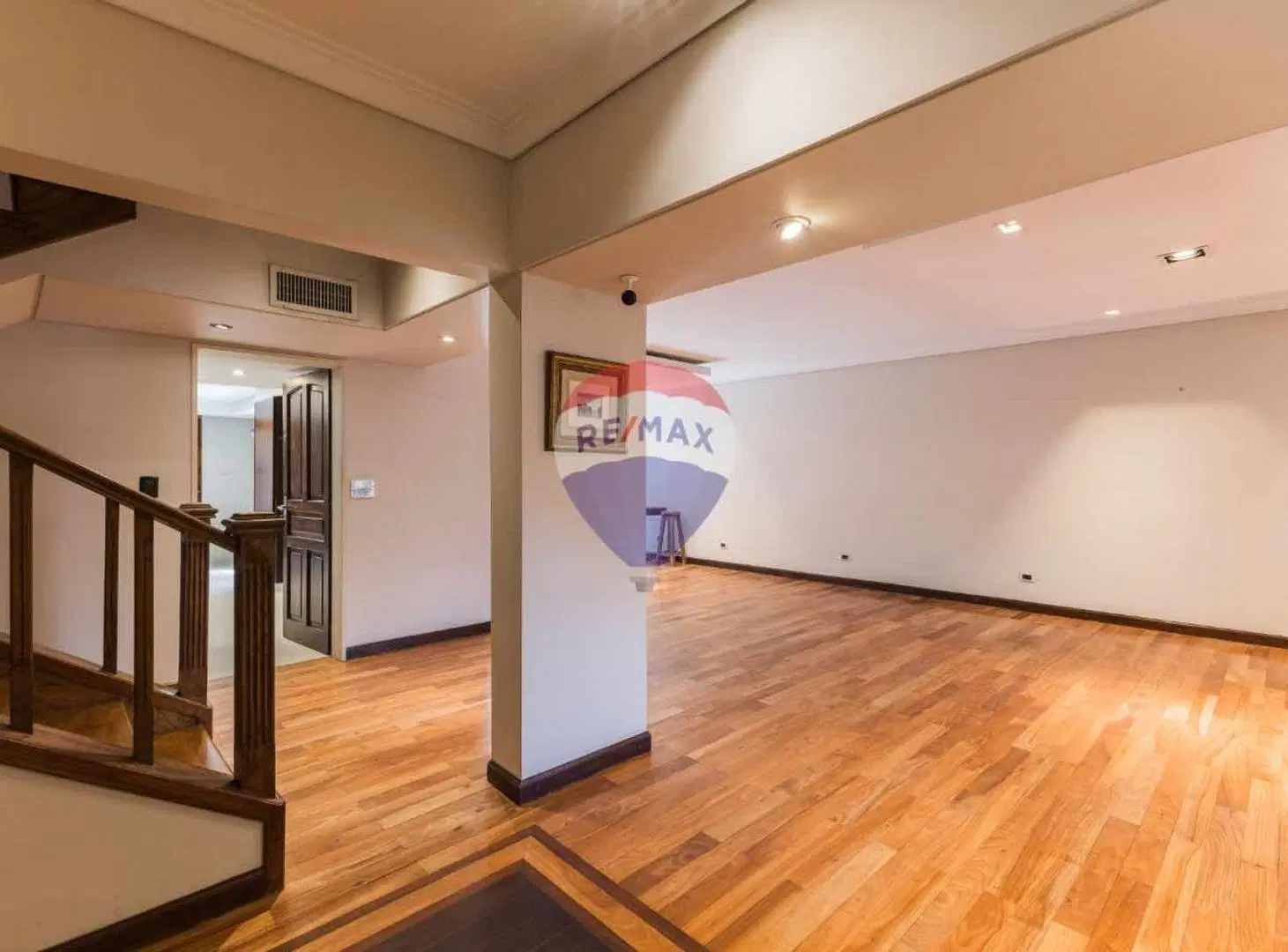 Casa Venta Martínez 315 m2 impecable 8 ambientes 2