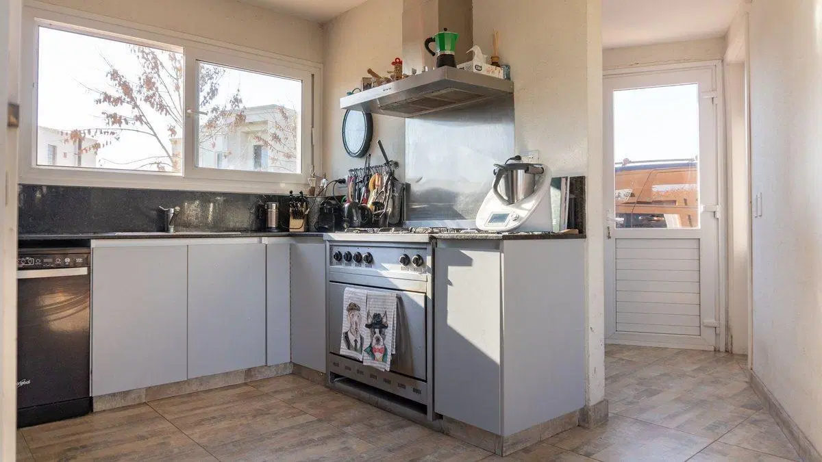 VENTA CASA 5 AMB. EL CANTÓN ISLAS, ESCOBAR PERMUTA 8