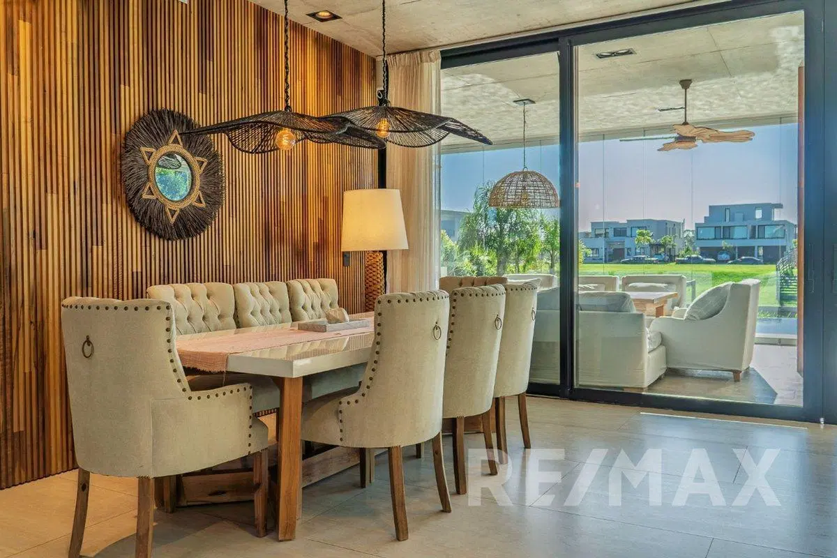 Venta casa 9 ambientes en El Yacht Nordelta 3